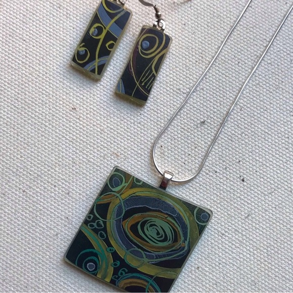 Silver and glass geometric print necklace and earring set - Picture 1 of 12